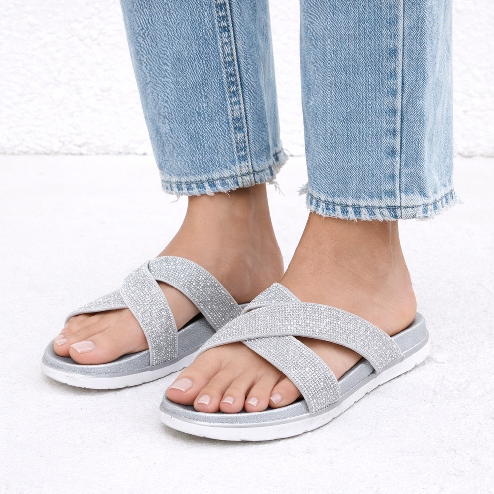 Lia Women's Silver Slide Sandals Size 6